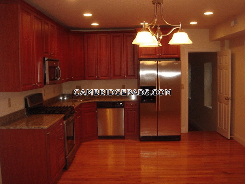 CAMBRIDGE - LECHMERE - 3 Beds, 2 Baths - Image 17