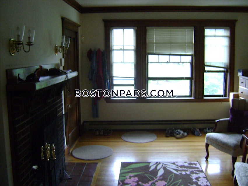 CAMBRIDGE - MT. AUBURN/BRATTLE/ FRESH POND - 3 Beds, 1 Bath - Image 20