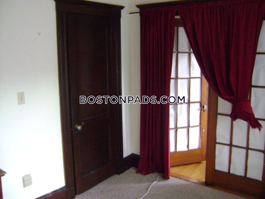 CAMBRIDGE - MT. AUBURN/BRATTLE/ FRESH POND - 3 Beds, 1 Bath - Image 18