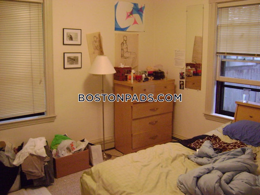 CAMBRIDGE - MT. AUBURN/BRATTLE/ FRESH POND - 3 Beds, 1 Bath - Image 17