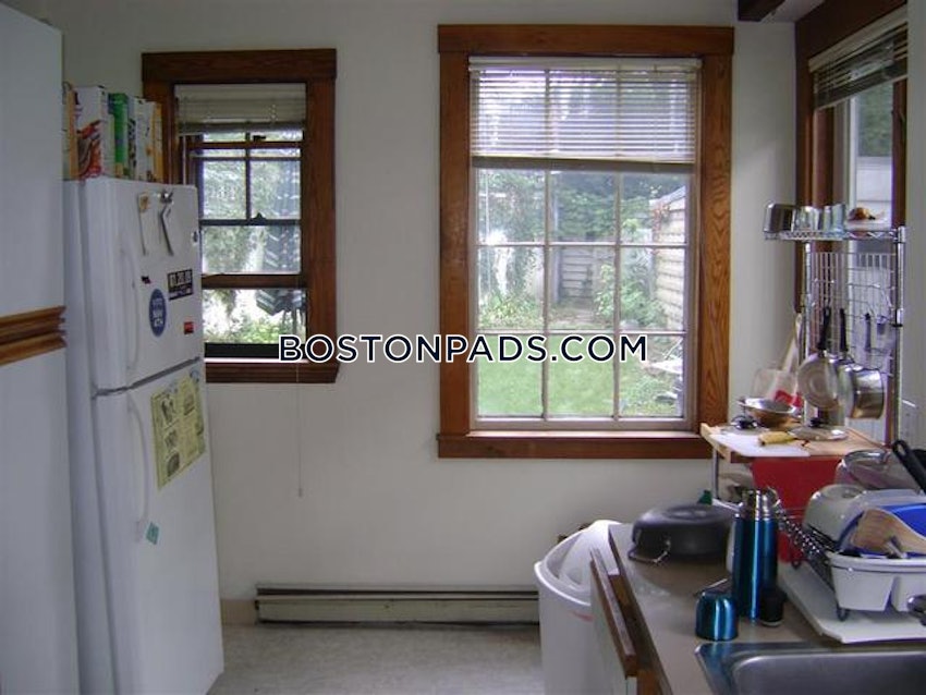 CAMBRIDGE - MT. AUBURN/BRATTLE/ FRESH POND - 3 Beds, 1 Bath - Image 12