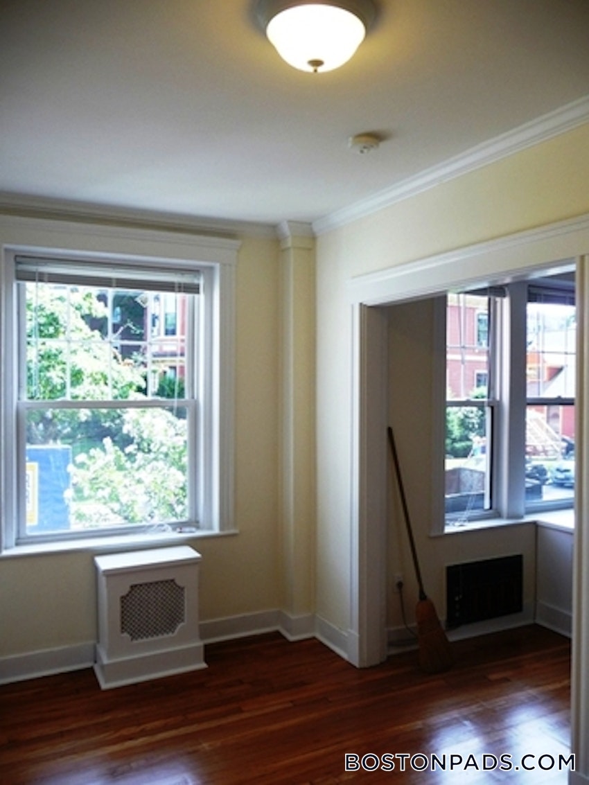 CAMBRIDGE - HARVARD SQUARE - 1 Bed, 1 Bath - Image 13