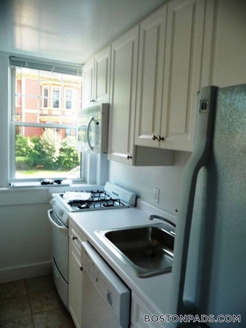 CAMBRIDGE - HARVARD SQUARE - 1 Bed, 1 Bath - Image 12