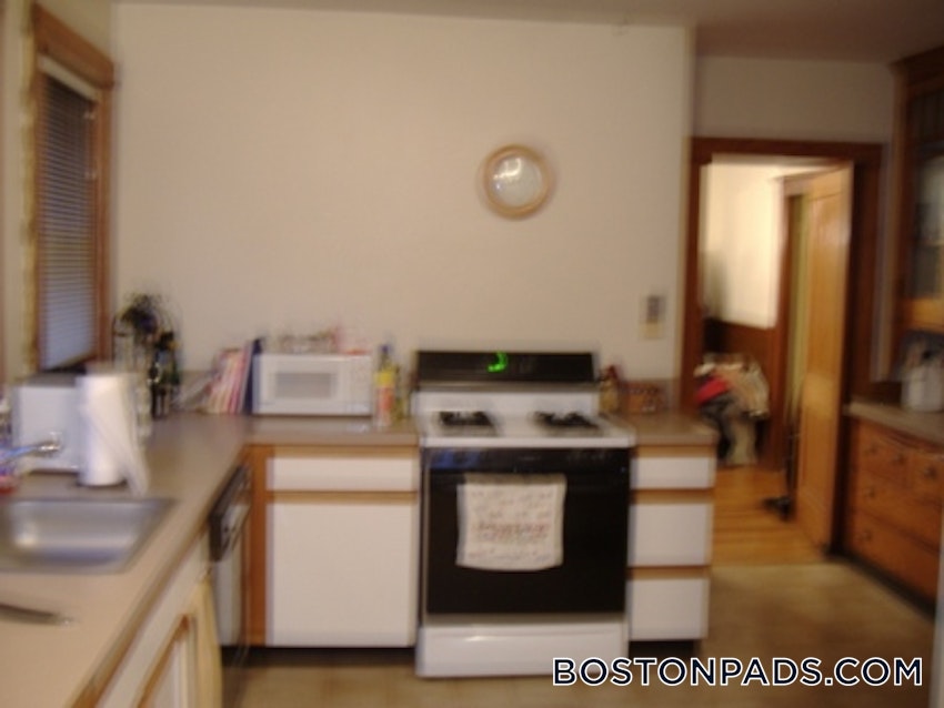 CAMBRIDGE - MT. AUBURN/BRATTLE/ FRESH POND - 3 Beds, 1 Bath - Image 30