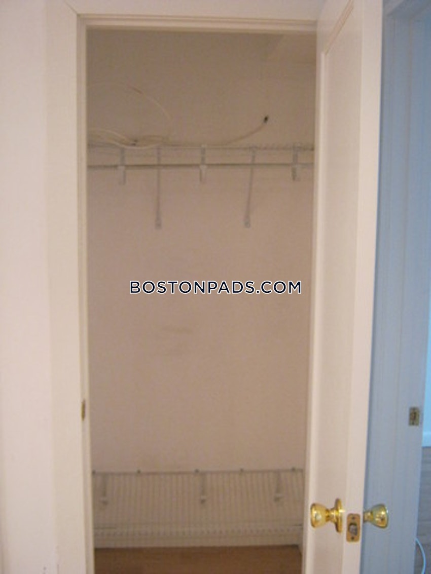 CAMBRIDGE - MT. AUBURN/BRATTLE/ FRESH POND - 2 Beds, 2 Baths - Image 47