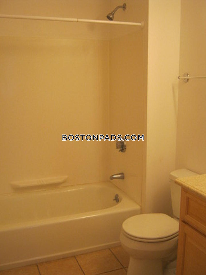 CAMBRIDGE - MT. AUBURN/BRATTLE/ FRESH POND - 2 Beds, 2 Baths - Image 44