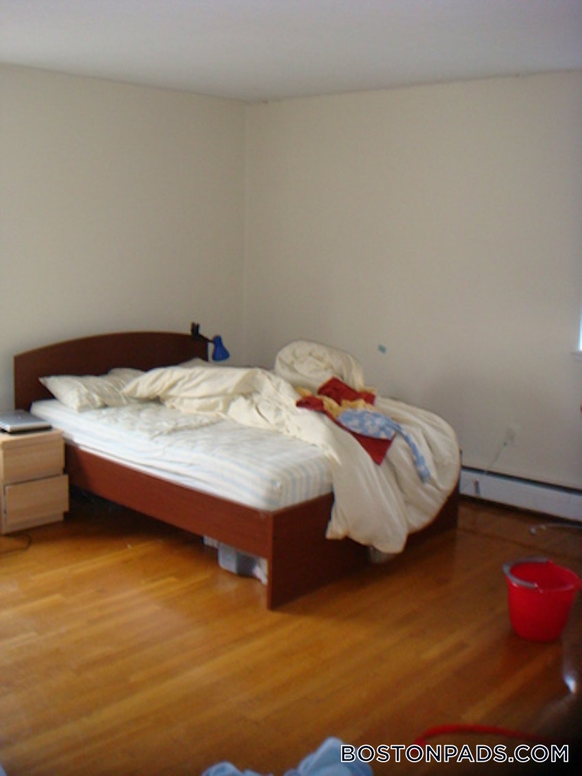 CAMBRIDGE - MT. AUBURN/BRATTLE/ FRESH POND - 2 Beds, 1 Bath - Image 2