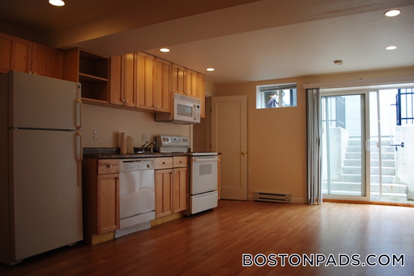 CAMBRIDGE - MT. AUBURN/BRATTLE/ FRESH POND - Studio , 1 Bath - Image 2