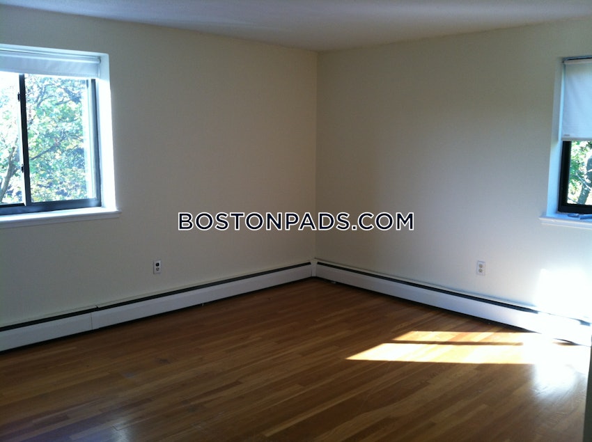 CAMBRIDGE - MT. AUBURN/BRATTLE/ FRESH POND - 2 Beds, 1 Bath - Image 5