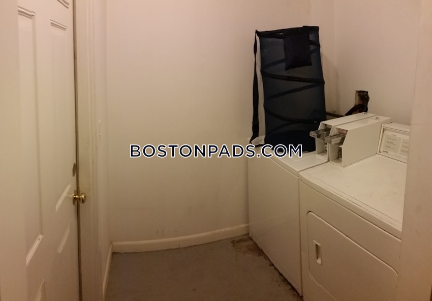 CAMBRIDGE - MT. AUBURN/BRATTLE/ FRESH POND - 2 Beds, 2 Baths - Image 39
