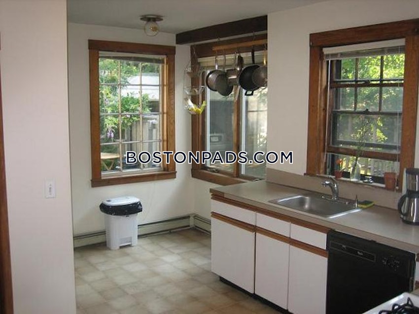 CAMBRIDGE - MT. AUBURN/BRATTLE/ FRESH POND - 3 Beds, 1 Bath - Image 8