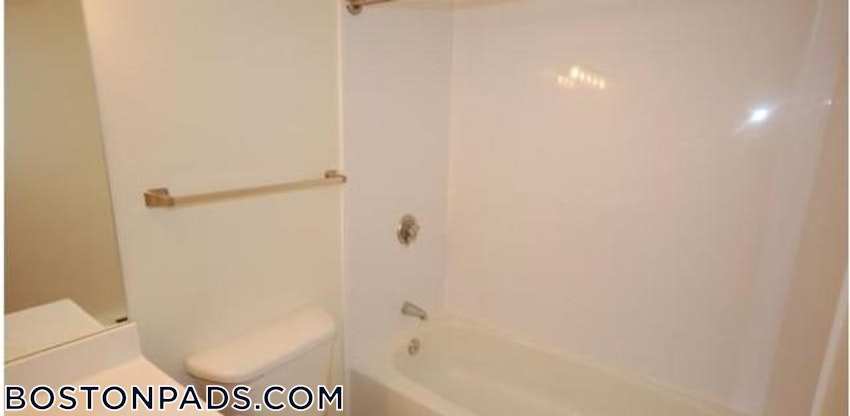 LEXINGTON - 2 Beds, 2 Baths - Image 7