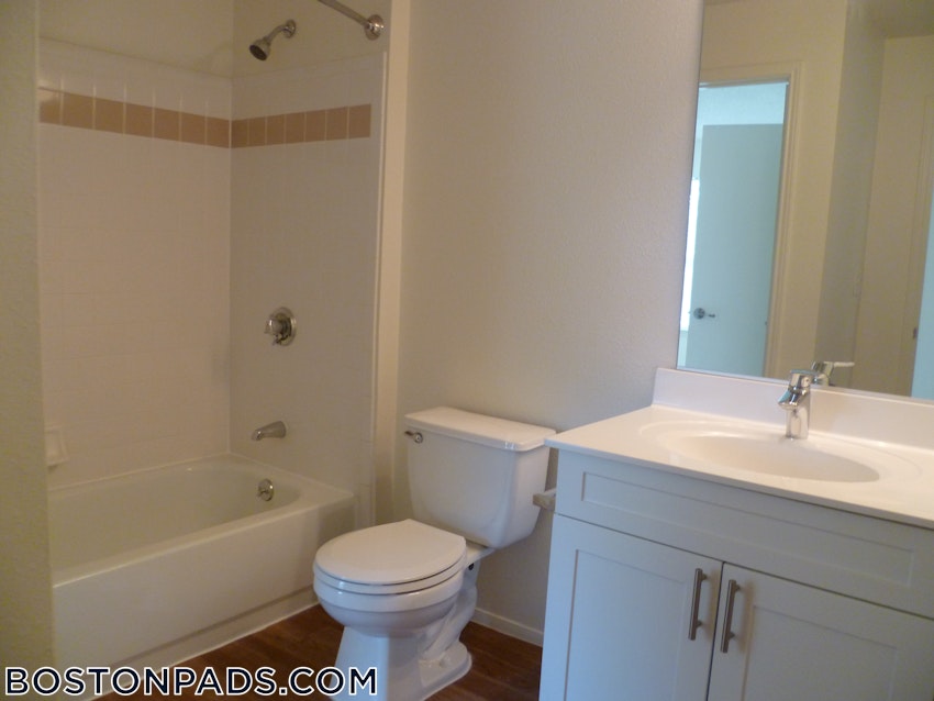 LEXINGTON - 2 Beds, 2 Baths - Image 11