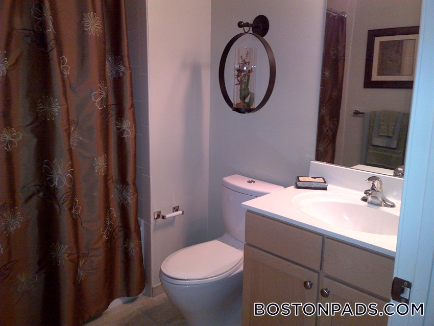 LYNNFIELD - 2 Beds, 2 Baths - Image 32