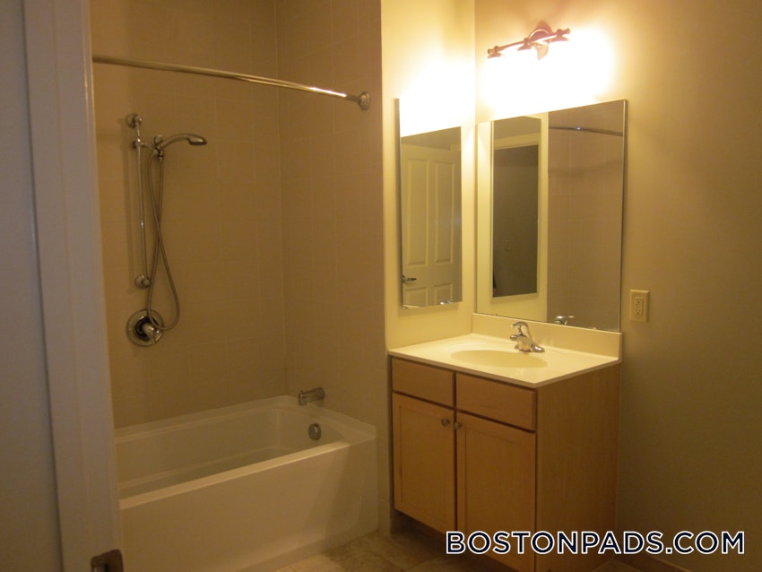 LYNNFIELD - 2 Beds, 2 Baths - Image 22