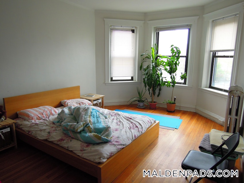 MALDEN - 1 Bed, 1 Bath - Image 2