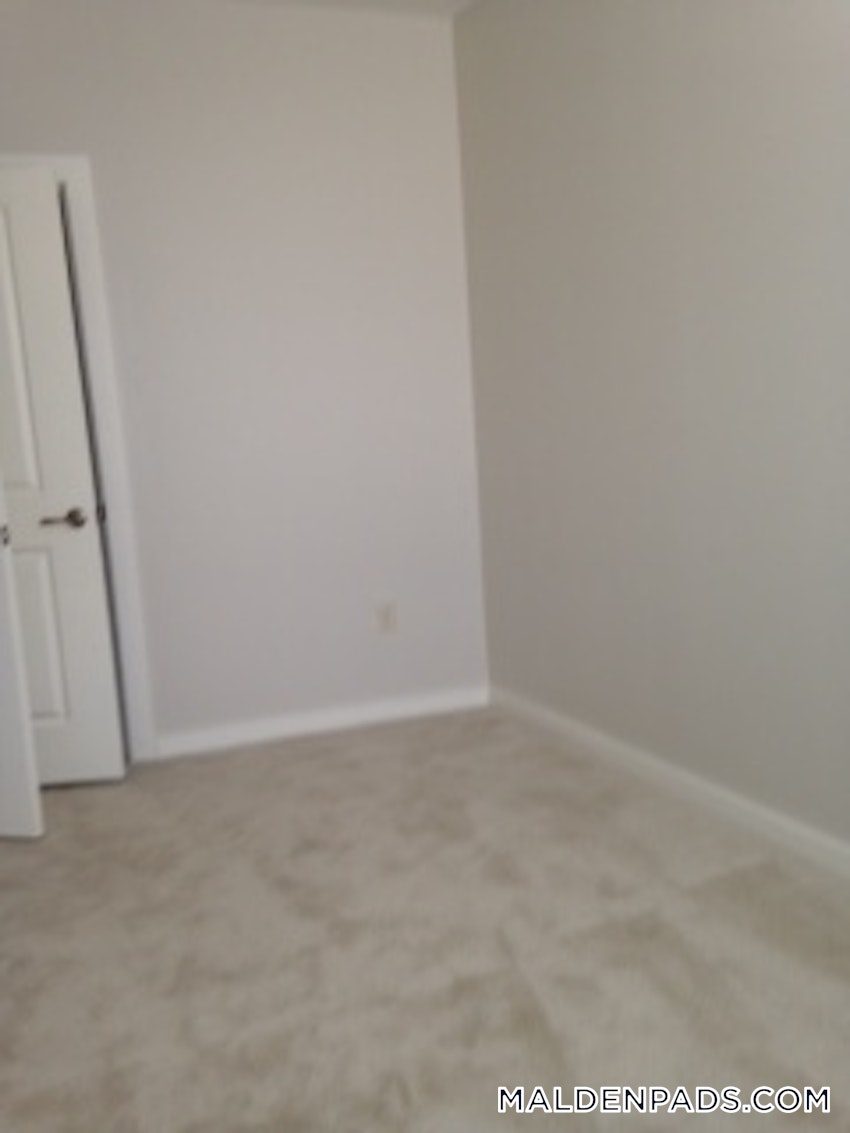 MALDEN - 2 Beds, 2 Baths - Image 53