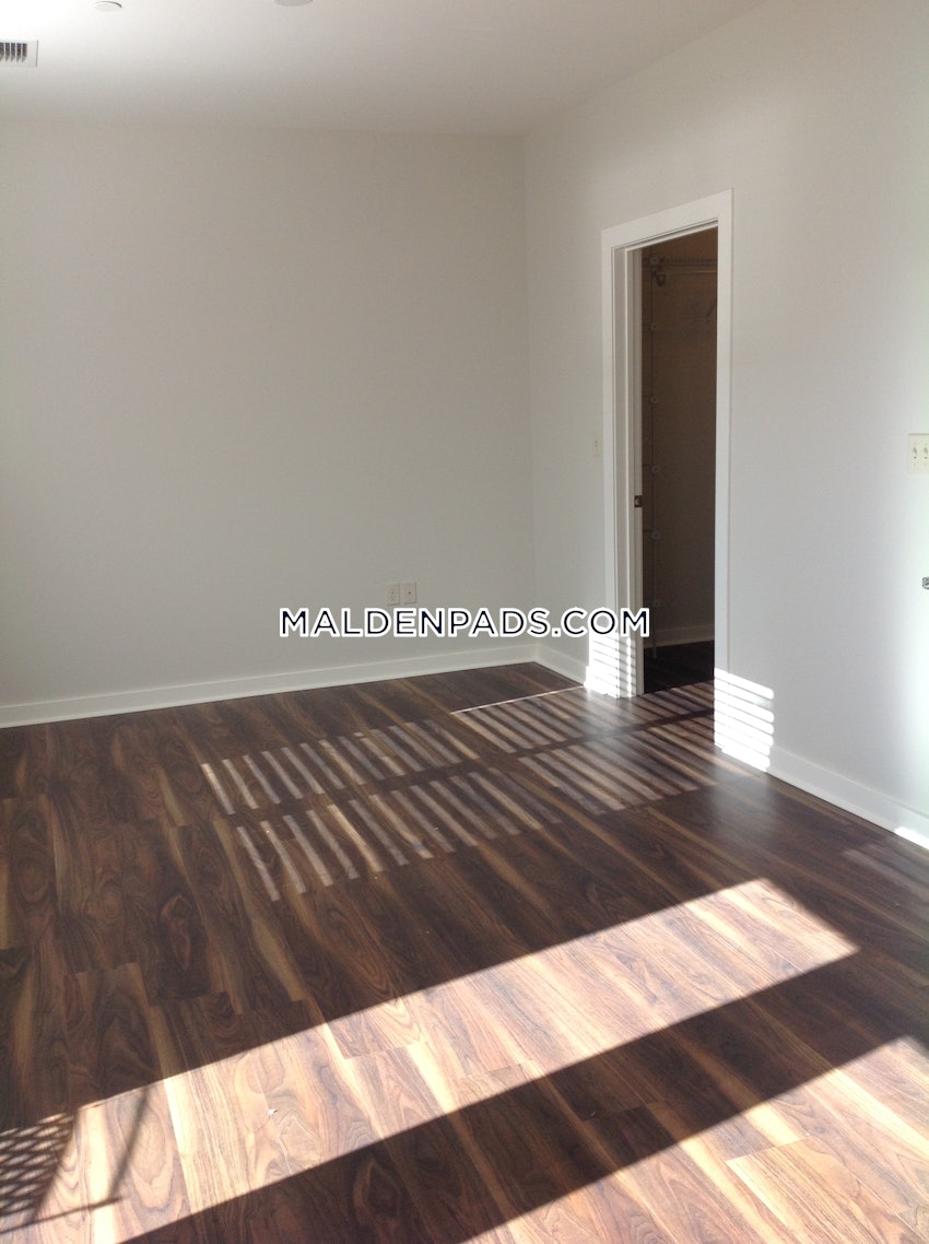 MALDEN - 2 Beds, 2 Baths - Image 14