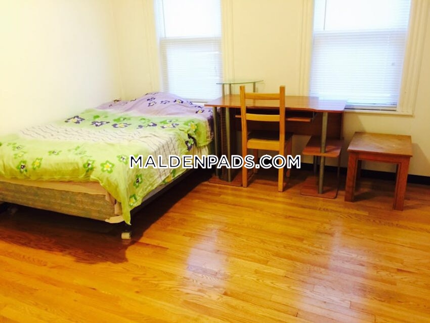 MALDEN - 5 Beds, 1 Bath - Image 4