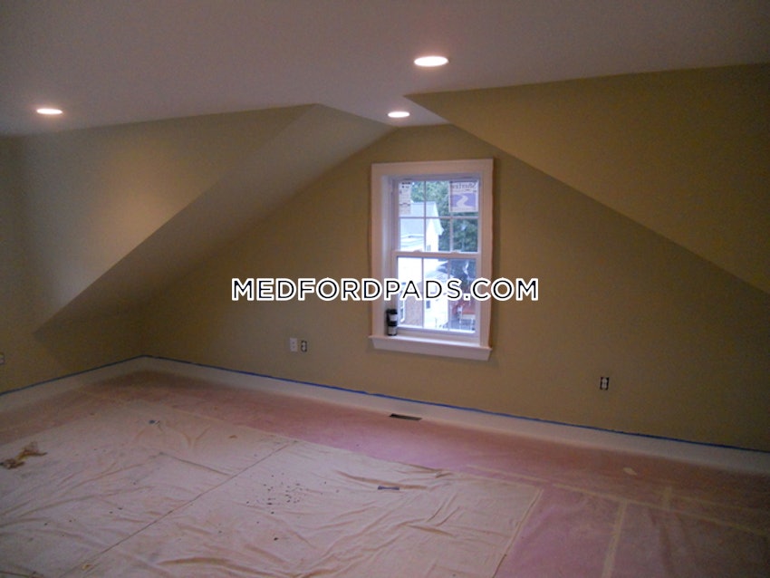 MEDFORD - MEDFORD SQUARE - 3 Beds, 2 Baths - Image 15