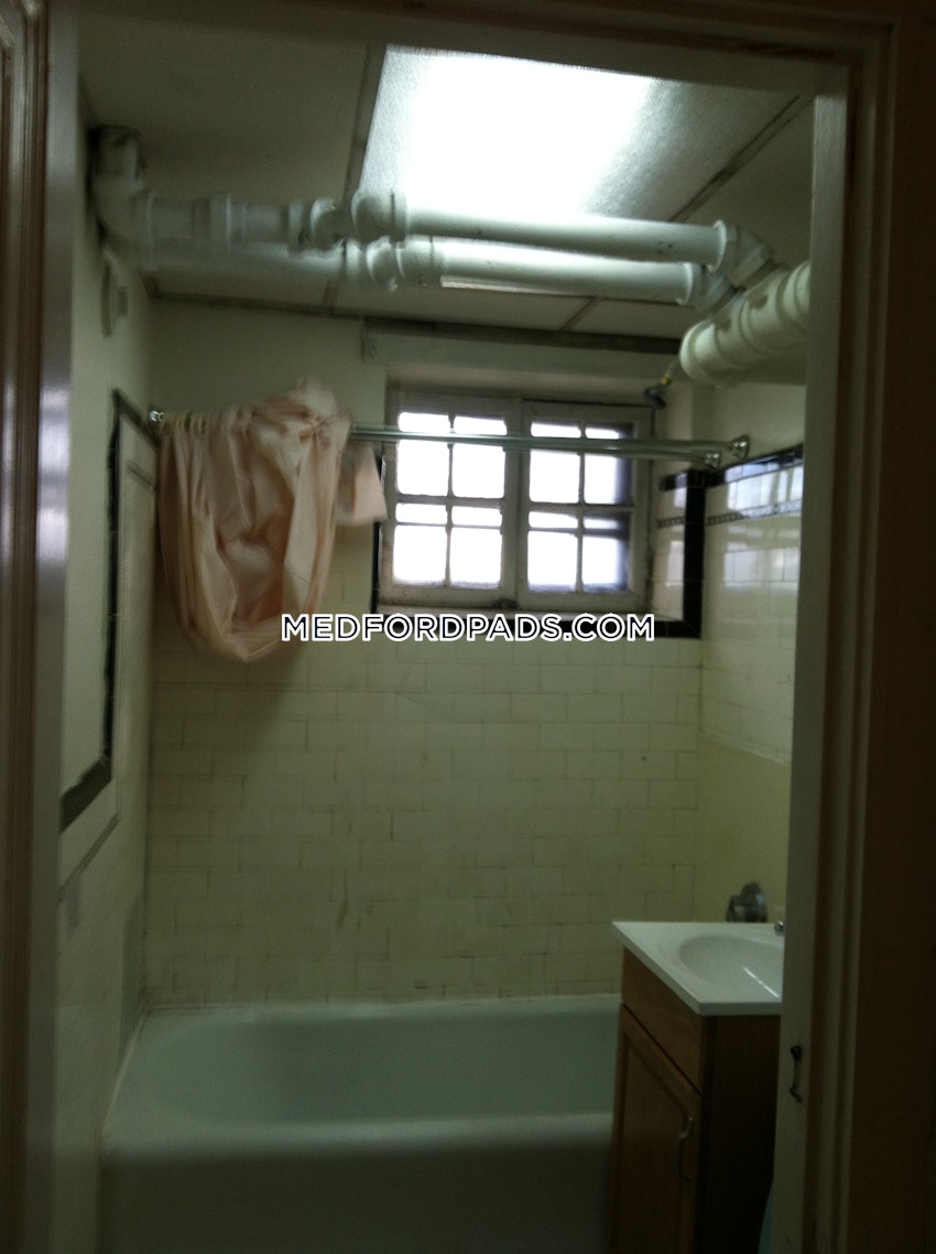 MEDFORD - MEDFORD SQUARE - 1 Bed, 1 Bath - Image 3