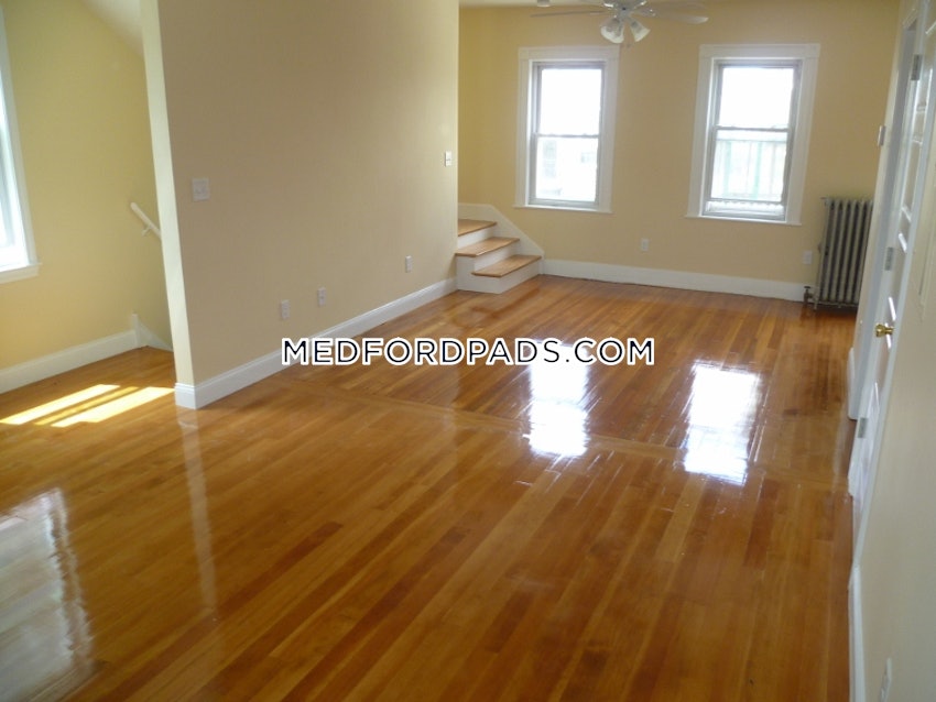 MEDFORD - TUFTS - 4 Beds, 1.5 Baths - Image 12