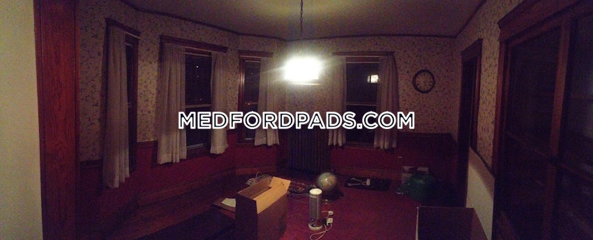 MEDFORD - TUFTS - 4 Beds, 1 Bath - Image 11