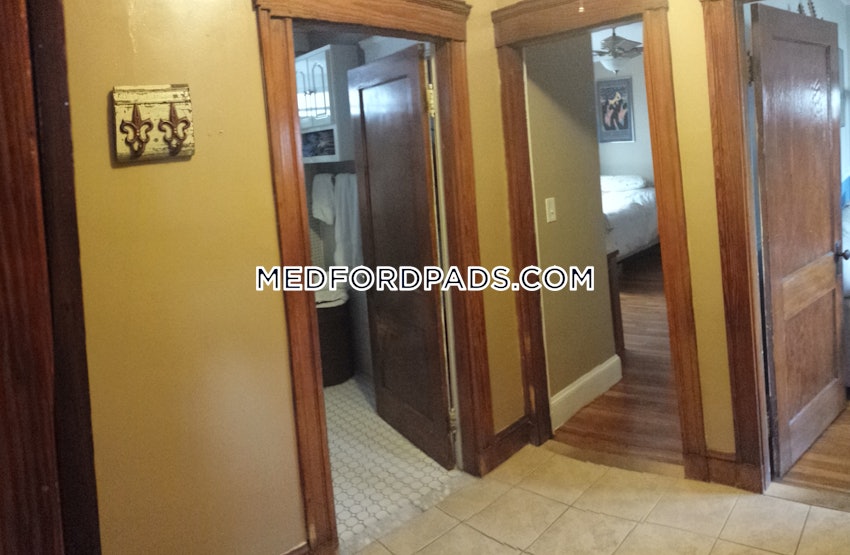 MEDFORD - TUFTS - 2 Beds, 1 Bath - Image 1