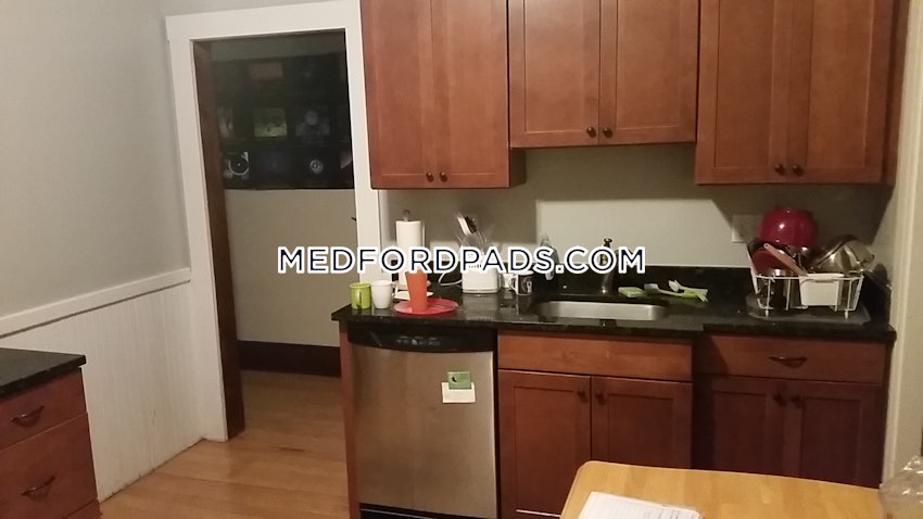 MEDFORD - TUFTS - 1 Bed, 1 Bath - Image 4