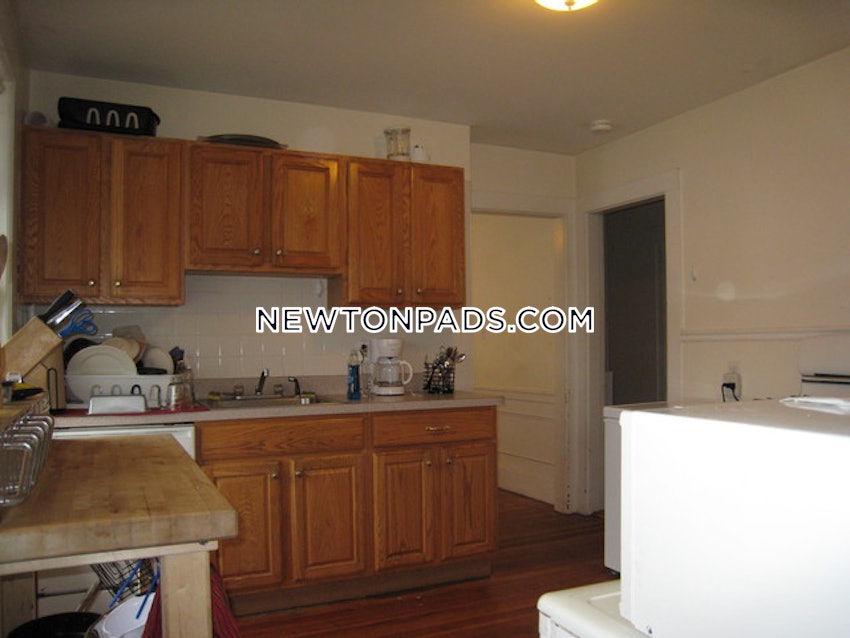 NEWTON - CHESTNUT HILL - 6 Beds, 2 Baths - Image 4