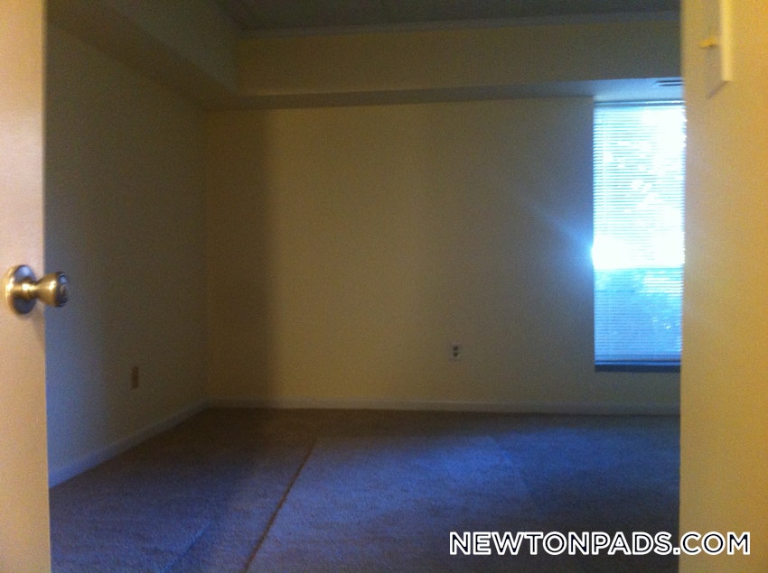 NEWTON - CHESTNUT HILL - 2 Beds, 1 Bath - Image 34