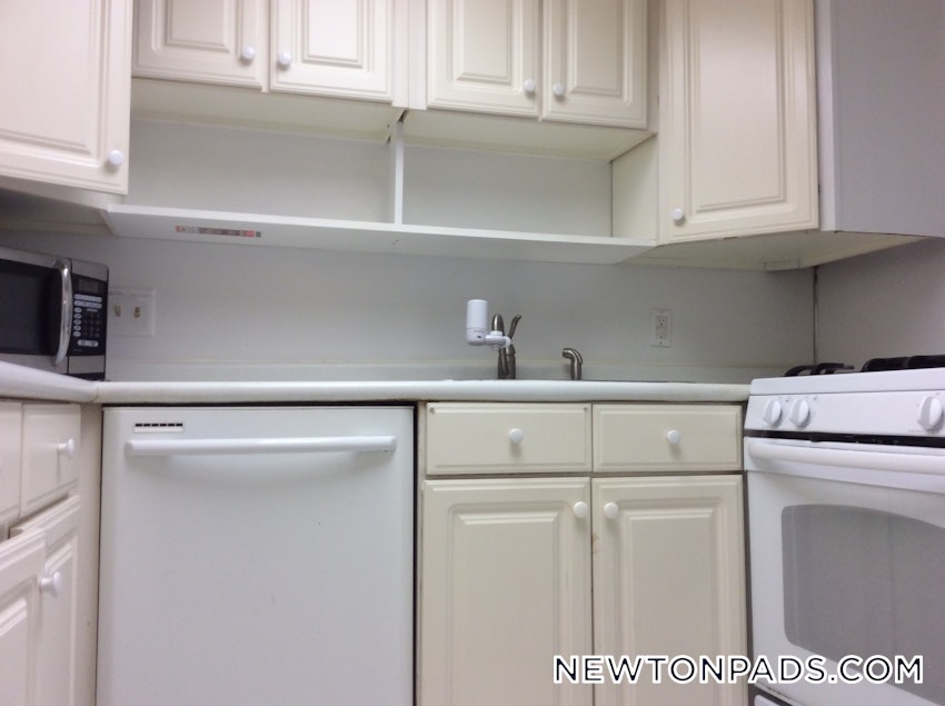 NEWTON - CHESTNUT HILL - 2 Beds, 1 Bath - Image 15