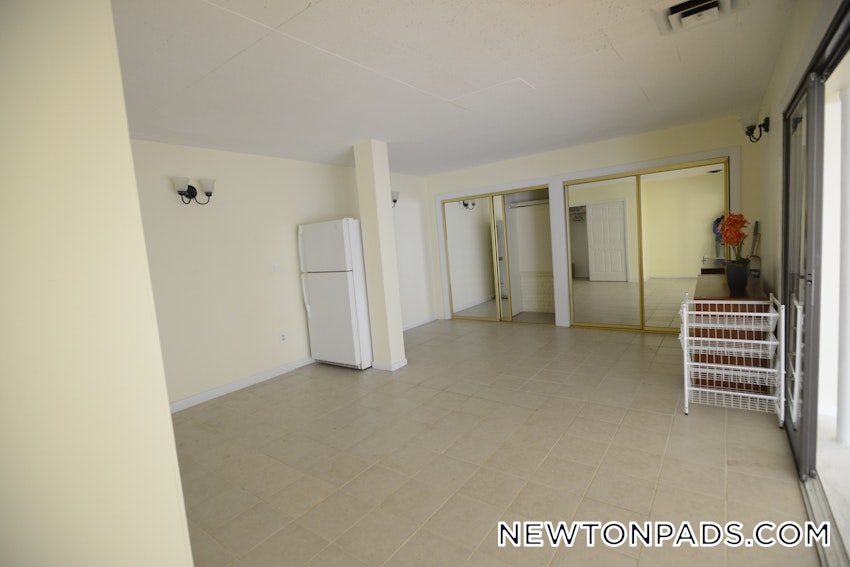 NEWTON - CHESTNUT HILL - 2 Beds, 1 Bath - Image 12