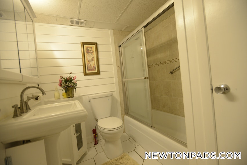 NEWTON - CHESTNUT HILL - 2 Beds, 1 Bath - Image 1