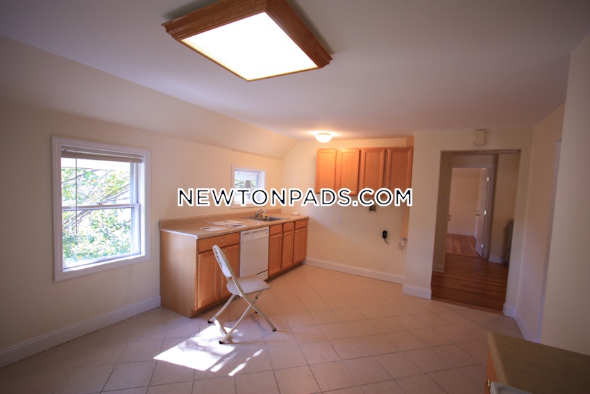 NEWTON - NEWTON HIGHLANDS - 3 Beds, 1 Bath - Image 13