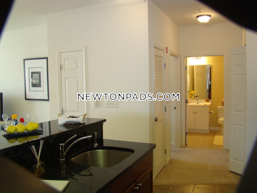 NEWTON - NEWTON HIGHLANDS - 2 Beds, 2 Baths - Image 19