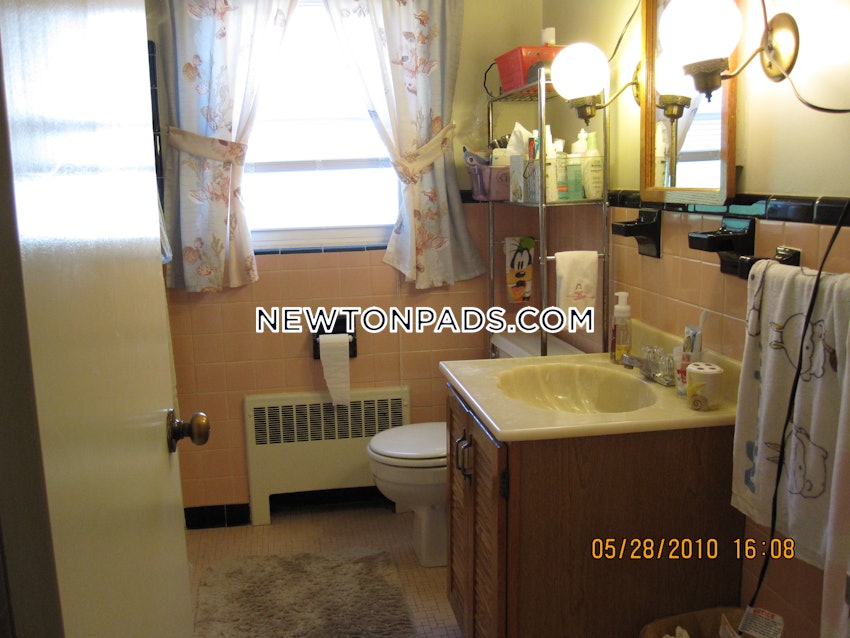 NEWTON - NEWTONVILLE - 3 Beds, 1 Bath - Image 47