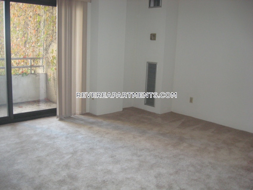 REVERE - 2 Beds, 2 Baths - Image 17