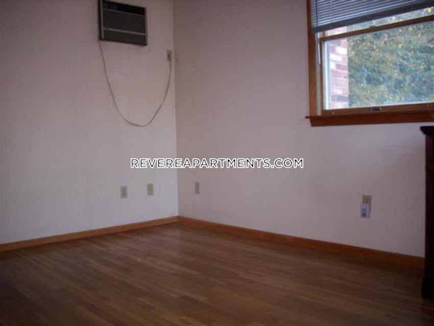 REVERE - 2 Beds, 1 Bath - Image 2