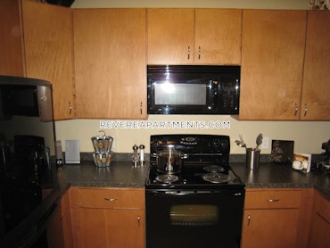 Overlook Ridge Dr. Revere