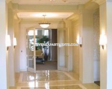 Overlook Ridge Dr. Revere