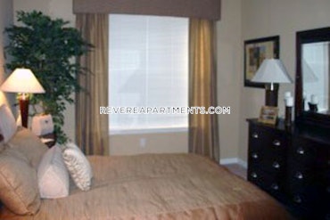 Overlook Ridge Dr. Revere