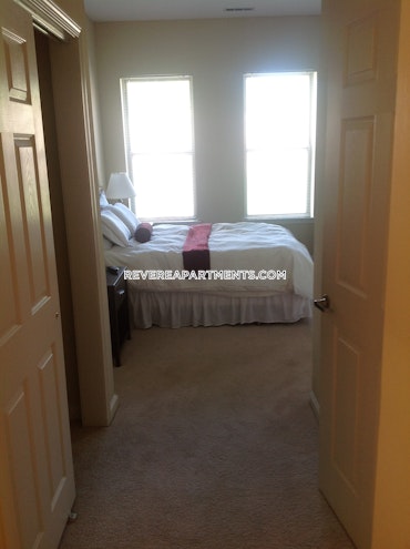 Overlook Ridge Dr. Revere