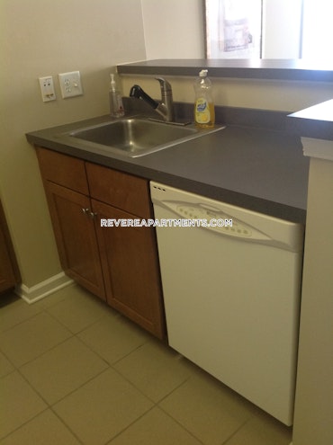 Overlook Ridge Dr. Revere