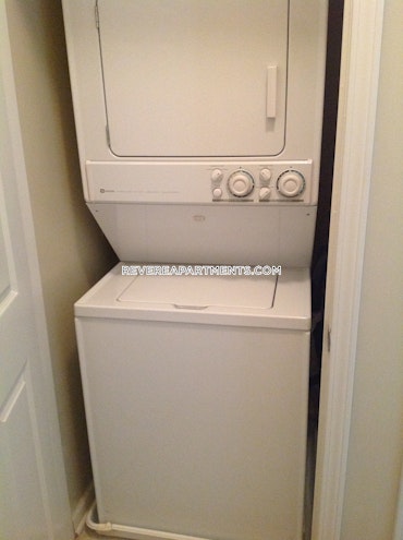 Overlook Ridge Dr. Revere