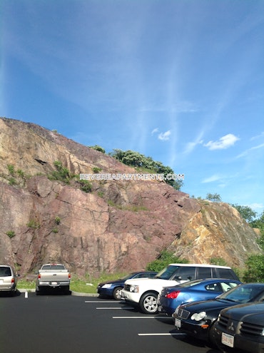 Overlook Ridge Dr. Revere