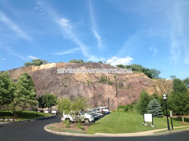 Overlook Ridge Dr. Revere