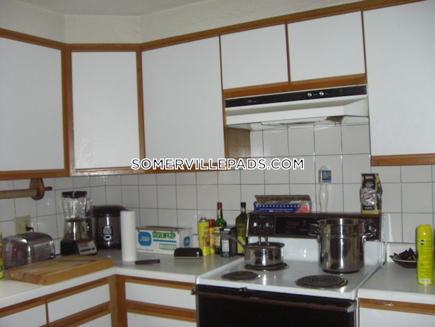 Somerville - Dali/ Inman Squares - 3 Beds, 1 Bath - Image 3