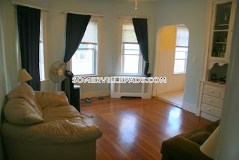 somerville-apartment-for-rent-3-bedrooms-1-bath-davis-square-3891-4613176