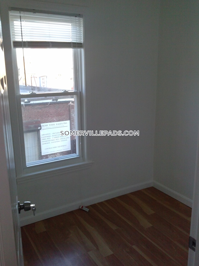 SOMERVILLE - EAST SOMERVILLE - 3 Beds, 1 Bath - Image 24